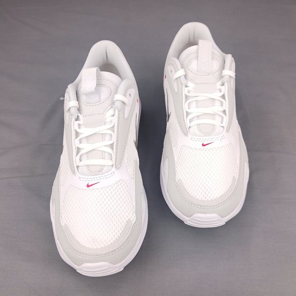 Nike Air Max Bolt Women's Trainers CU4152 102 Gray White Sizes 7-9.5 - Picture 3 of 9